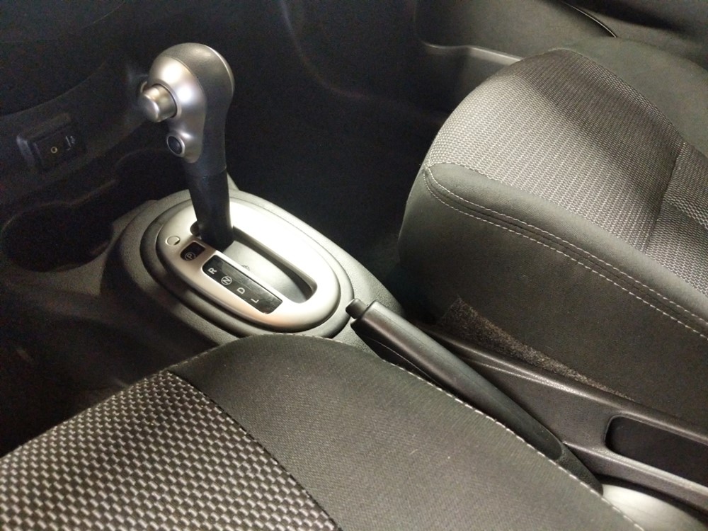 2017 Nissan Versa - Center Console/Cup Holders