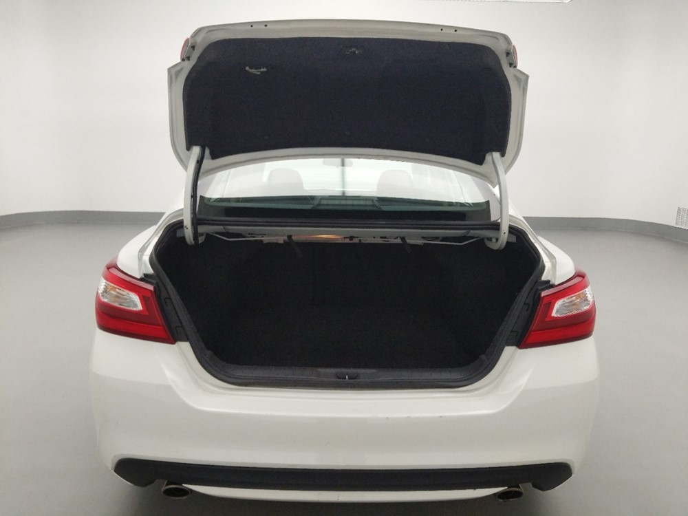 2017 Nissan Altima - Trunk