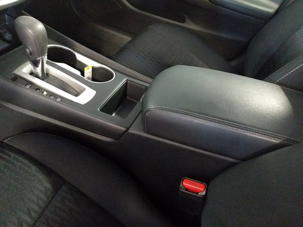 2017 Nissan Altima - Center Console/Cup Holders