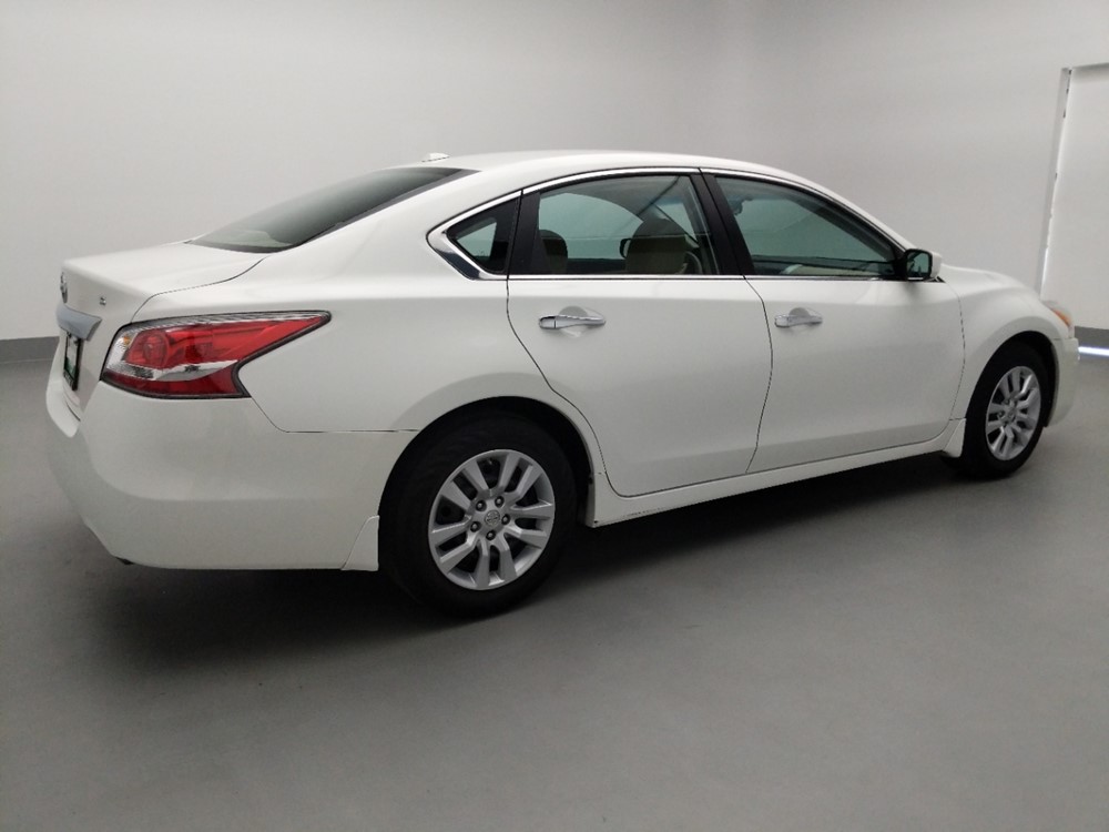 2015 Nissan Altima - Passenger Rear Side