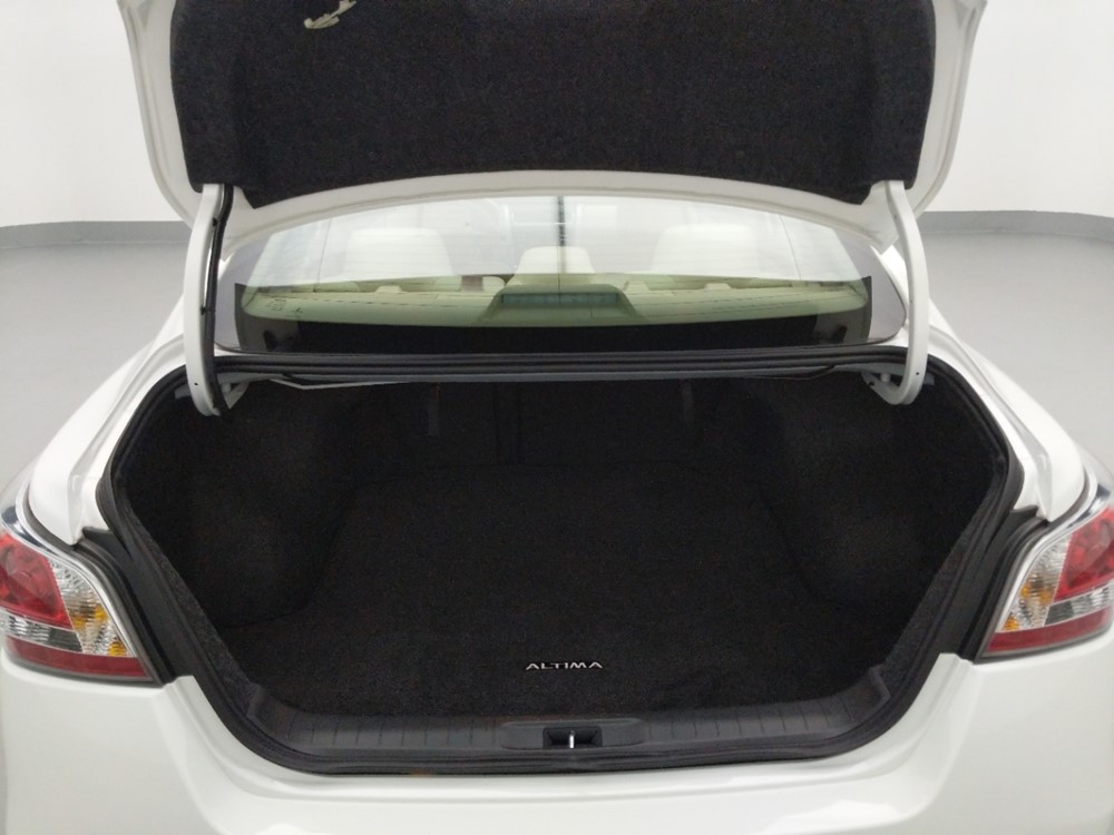 2015 Nissan Altima - Trunk
