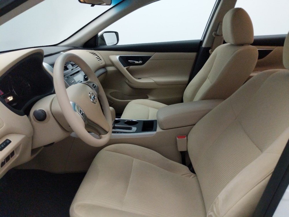 2015 Nissan Altima - Driver Front Seat