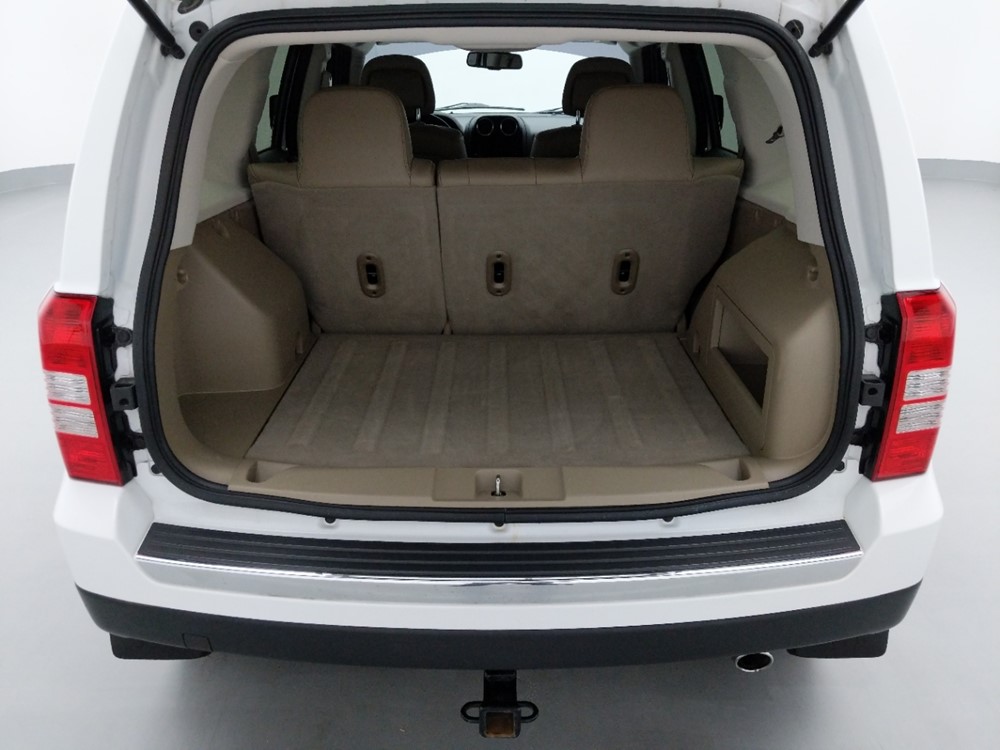 2016 Jeep Patriot - Trunk