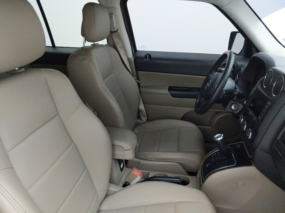 2016 Jeep Patriot - Passenger Front Seat