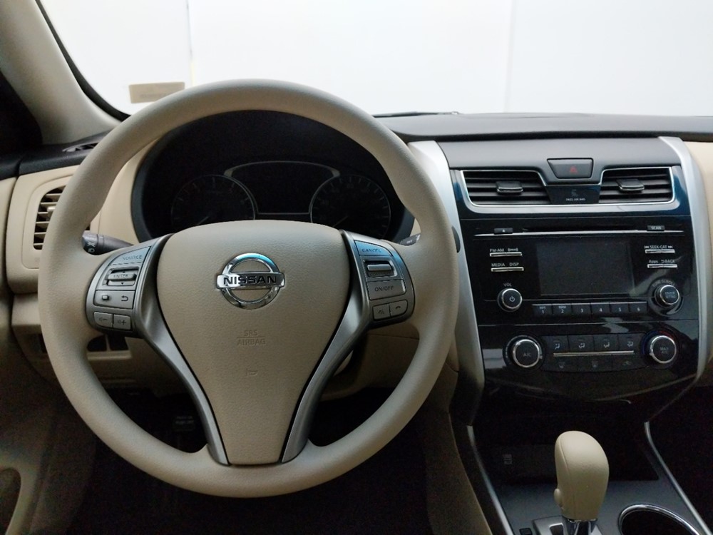 2015 Nissan Altima - Driver Dash