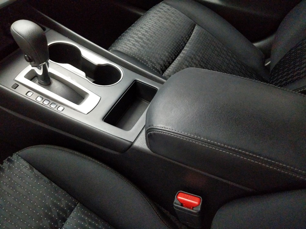 2016 Nissan Altima - Center Console/Cup Holders