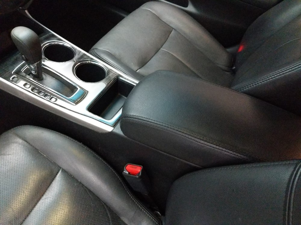 2015 Nissan Altima - Center Console/Cup Holders
