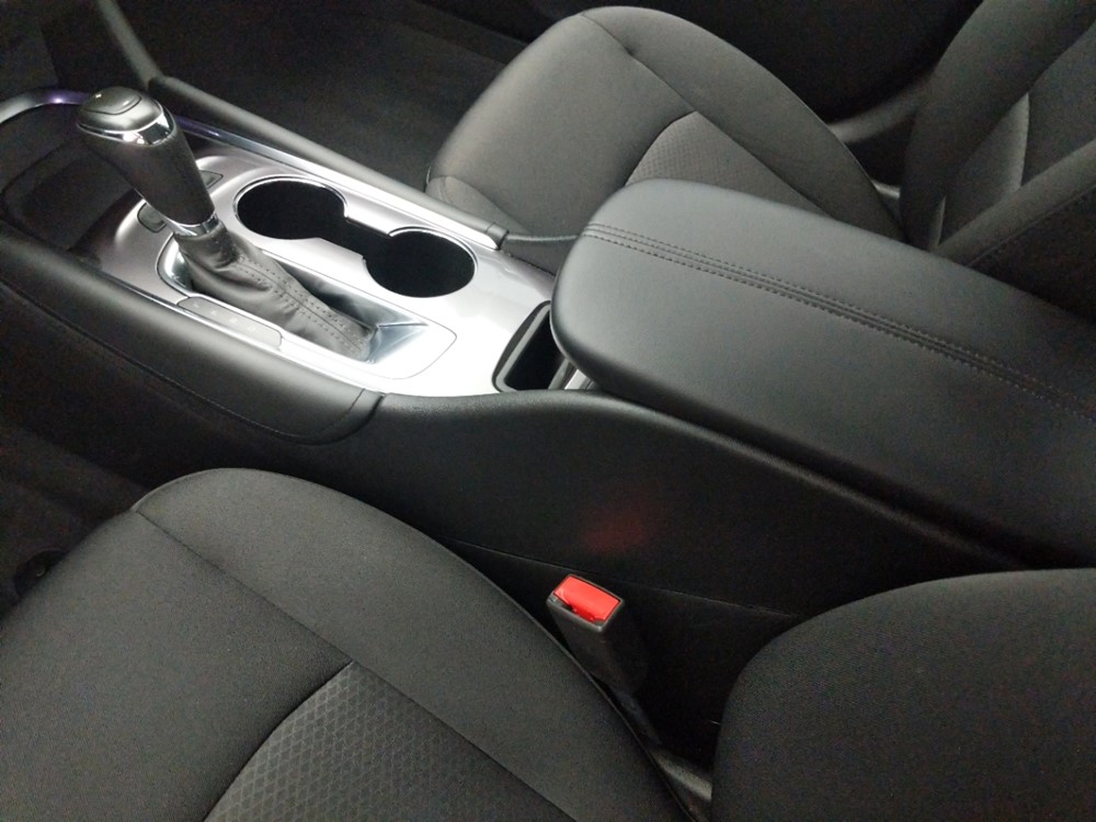 2018 Chevrolet Malibu - Center Console/Cup Holders