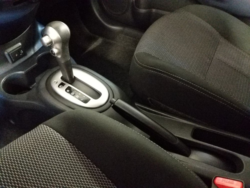2017 Nissan Versa - Center Console/Cup Holders
