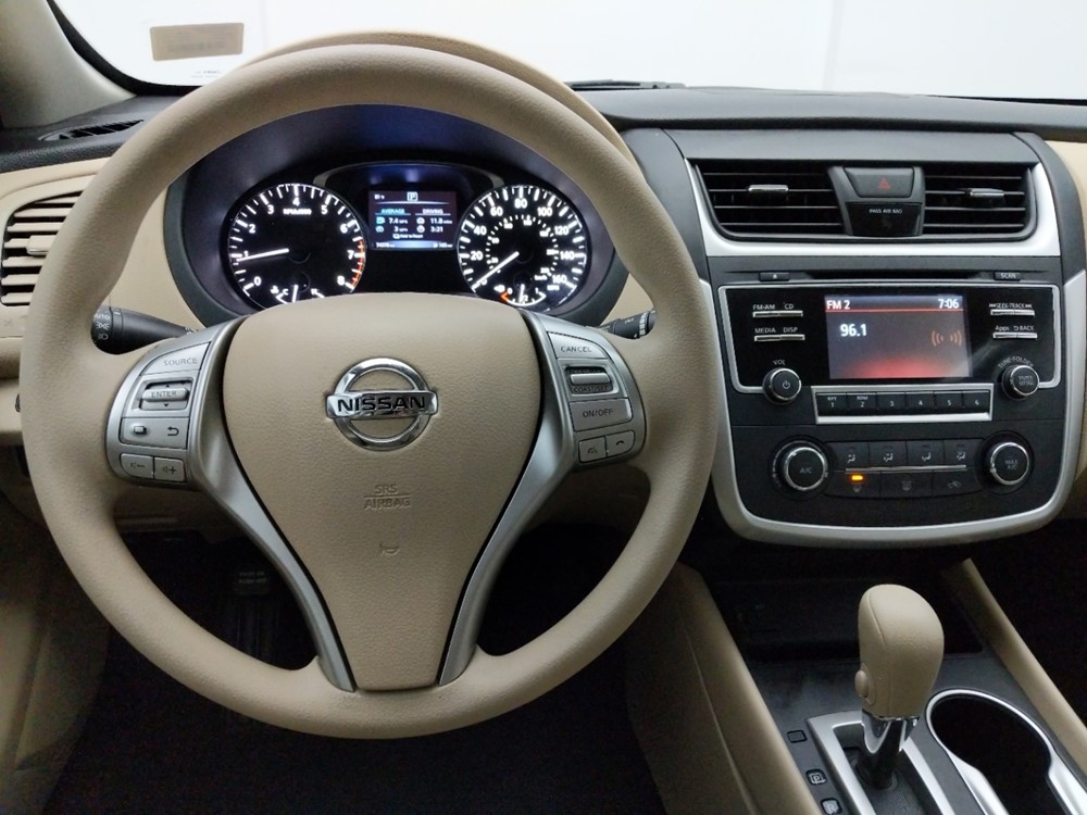 2016 Nissan Altima - Driver Dash