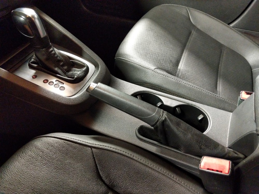 2011 Volkswagen Jetta - Center Console/Cup Holders