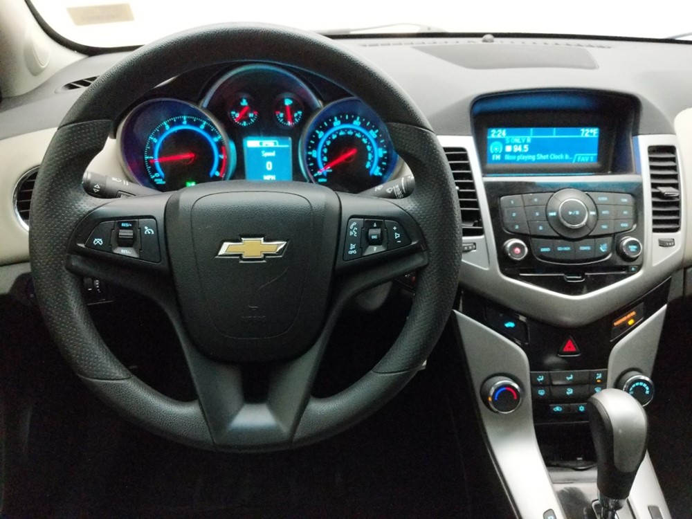 2016 Chevrolet Cruze - Driver Dash