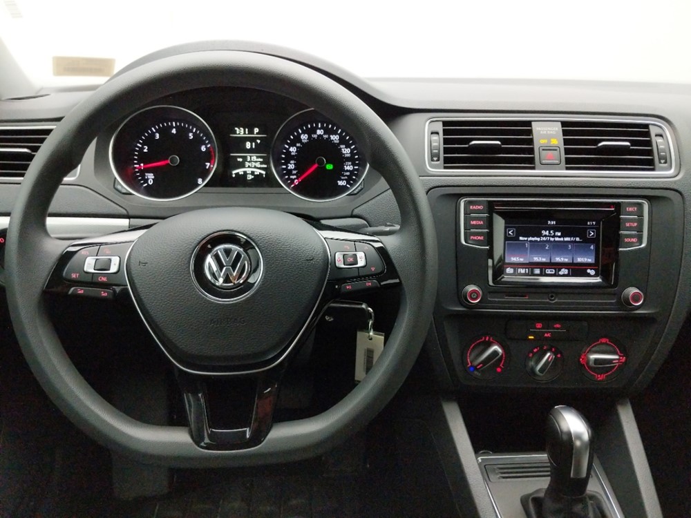 2018 Volkswagen Jetta - Driver Dash