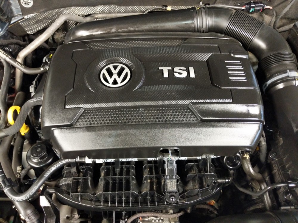 2016 Volkswagen Passat - Engine