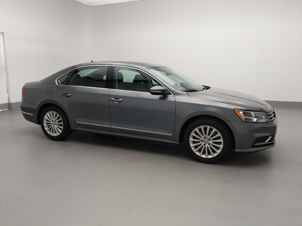 2016 Volkswagen Passat - Passenger Front Side