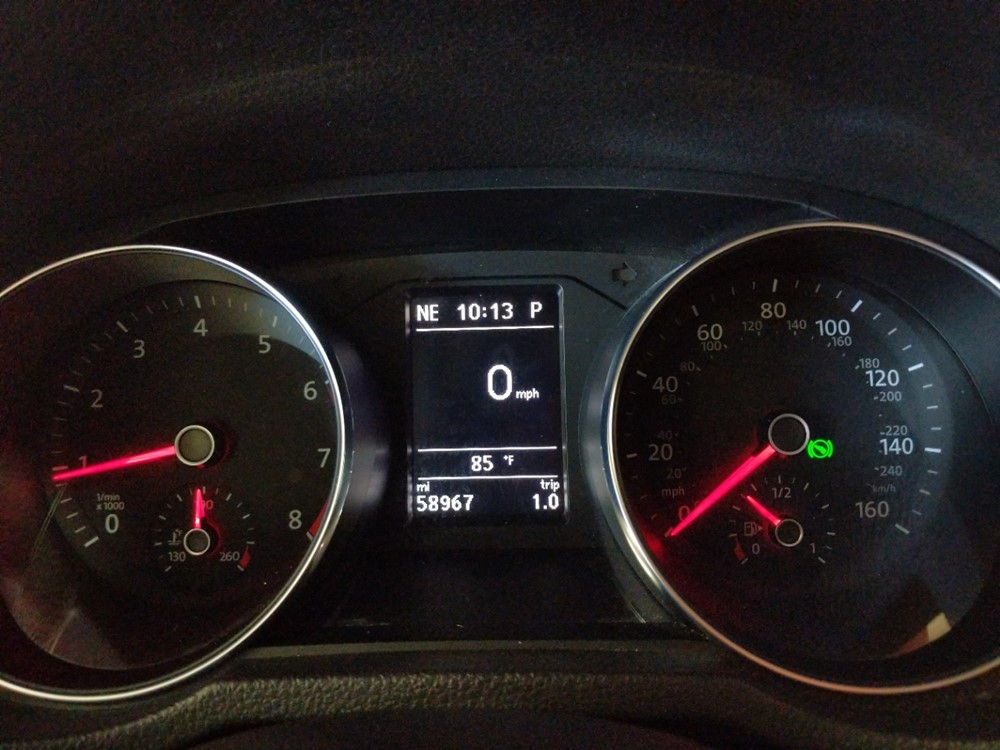 2016 Volkswagen Passat - Odometer Close Up