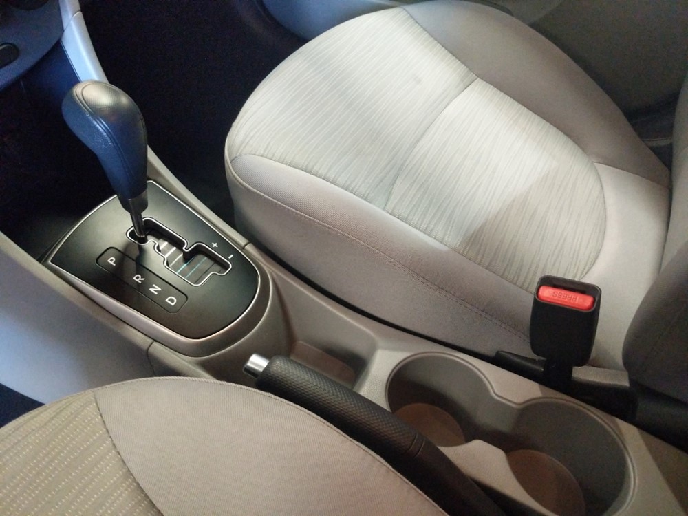 2017 Hyundai Accent - Center Console/Cup Holders