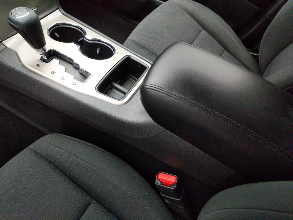 2012 Jeep Grand Cherokee - Center Console/Cup Holders