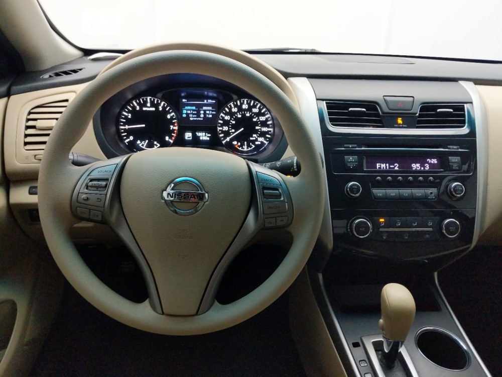 2015 Nissan Altima - Driver Dash