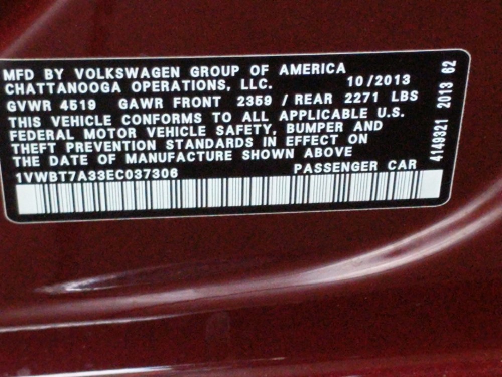 2014 Volkswagen Passat - VIN Plate