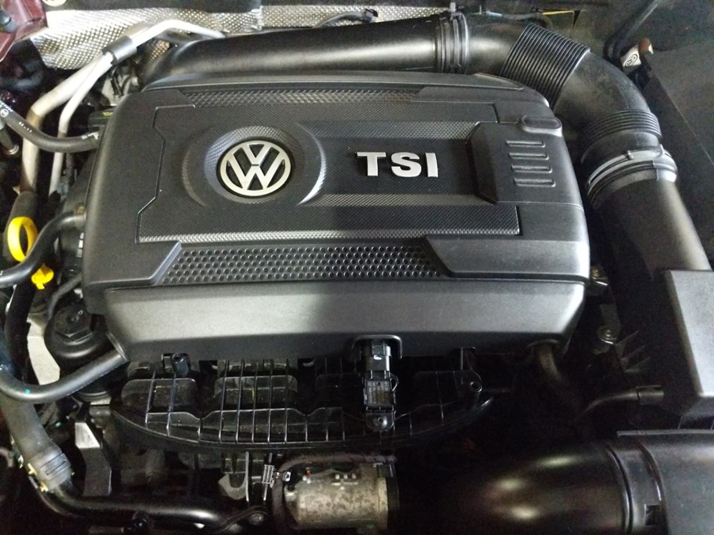 2014 Volkswagen Passat - Engine