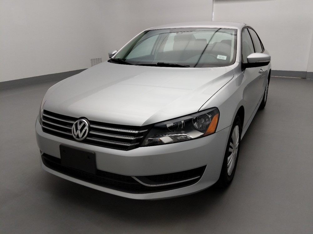 2015 Volkswagen Passat - Driver Front Hood