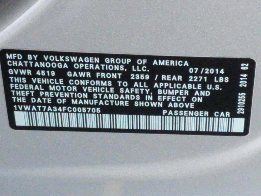 2015 Volkswagen Passat - VIN Plate