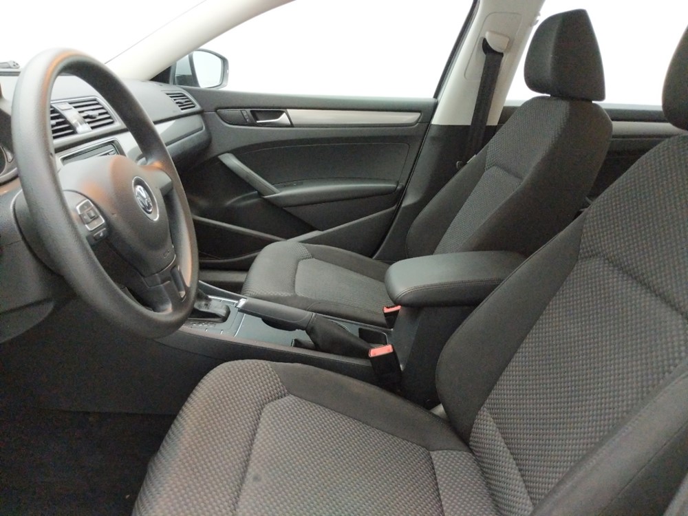 2015 Volkswagen Passat - Driver Front Seat