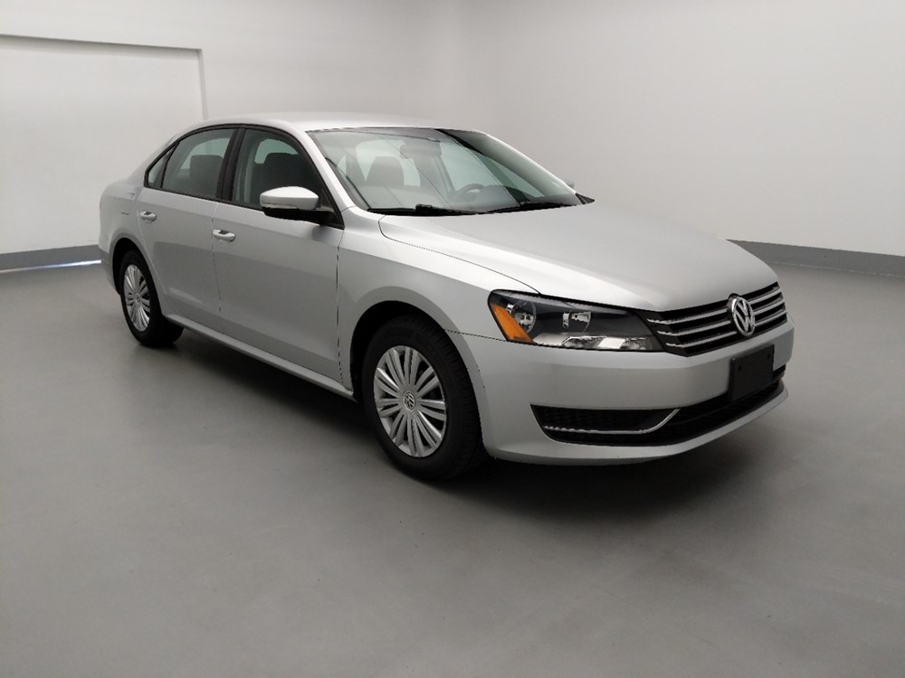 2015 Volkswagen Passat - Passenger Front Bumper