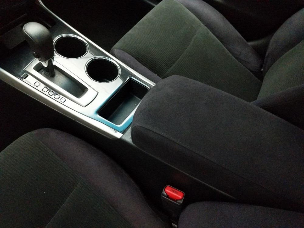 2013 Nissan Altima - Center Console/Cup Holders
