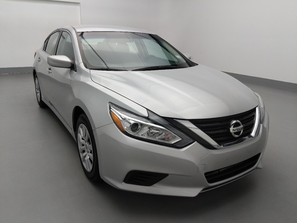 2017 Nissan Altima - Passenger Front Hood