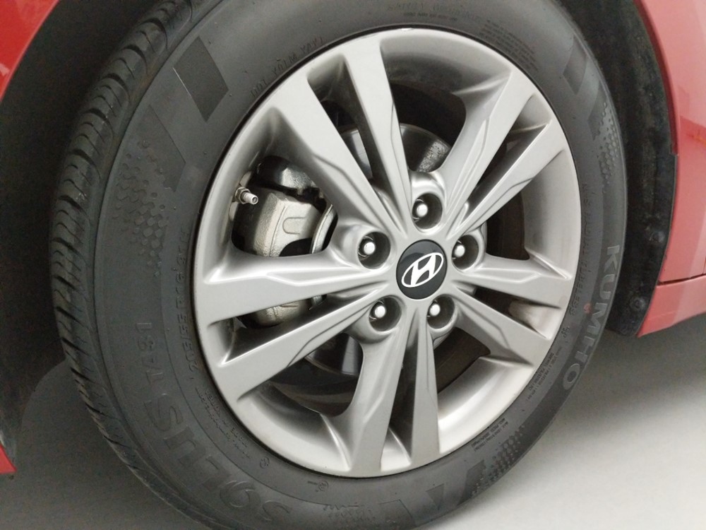 2018 Hyundai Elantra - Wheel