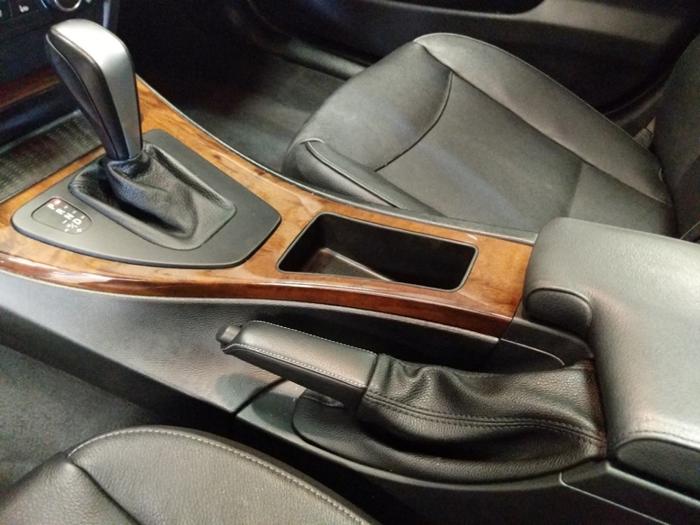 2011 BMW 328i - Center Console/Cup Holders