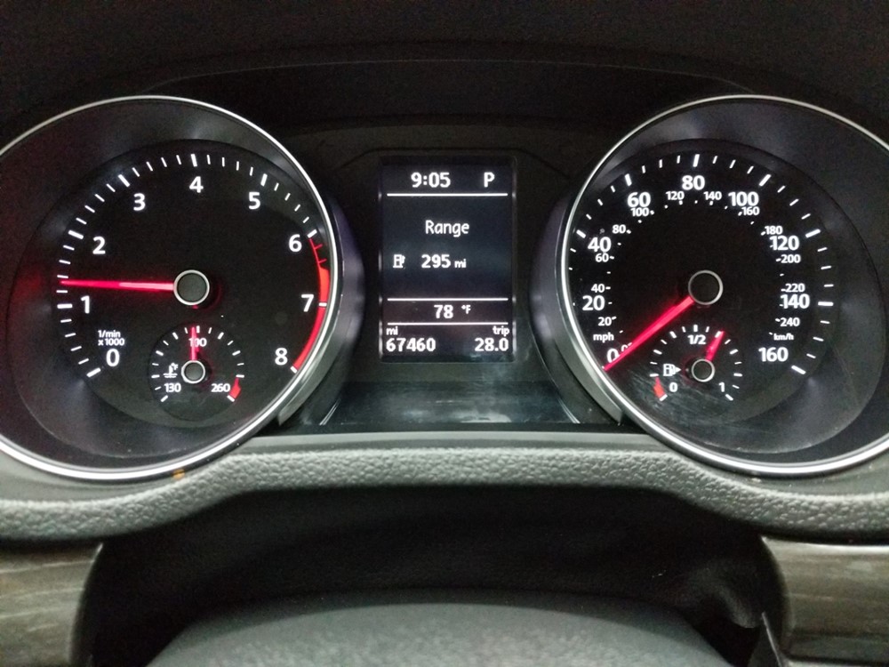2016 Volkswagen Passat - Odometer Close Up