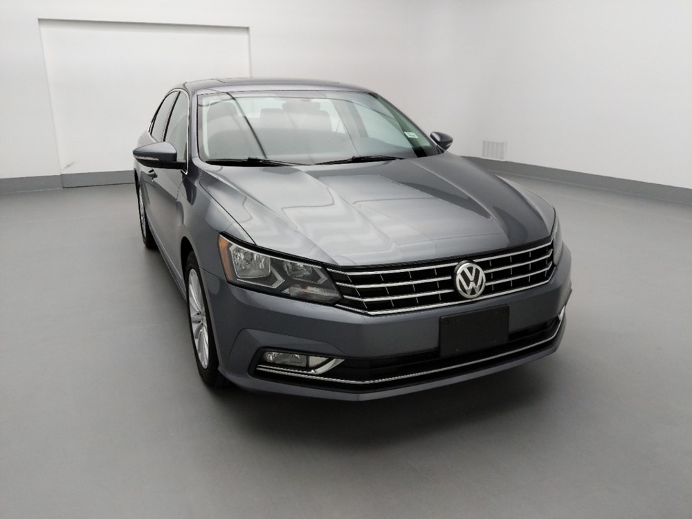 2016 Volkswagen Passat - Passenger Front Hood