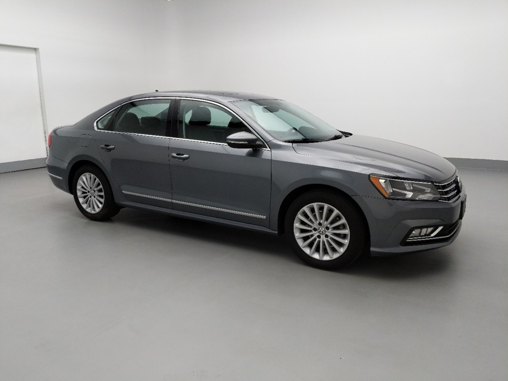 2016 Volkswagen Passat - Passenger Front Side