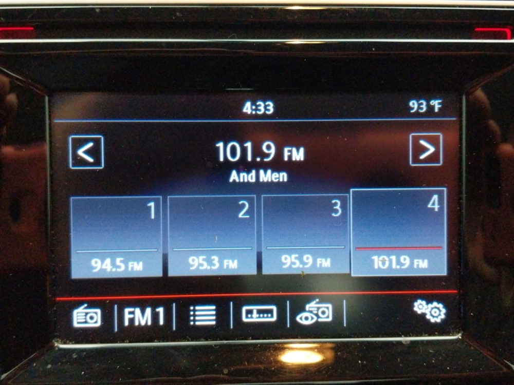 2016 Volkswagen Jetta - Stereo Package