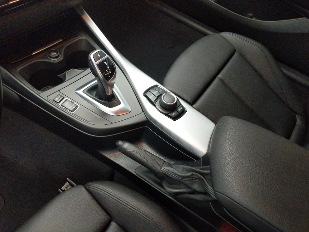 2016 BMW 228i - Center Console/Cup Holders