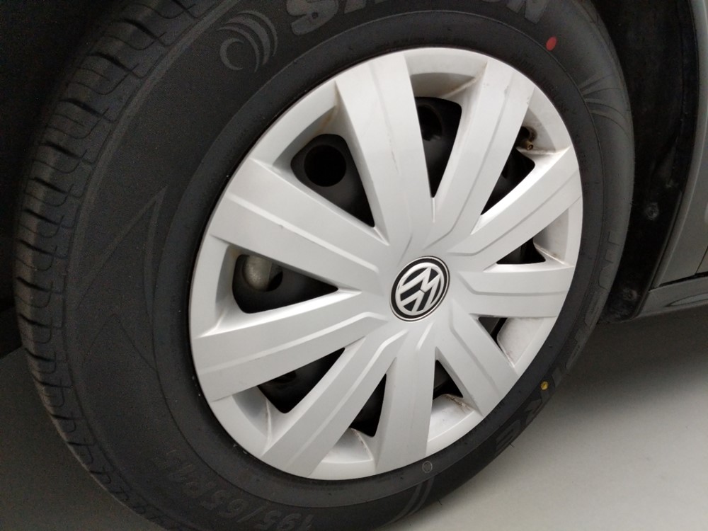 2016 Volkswagen Jetta - Wheel