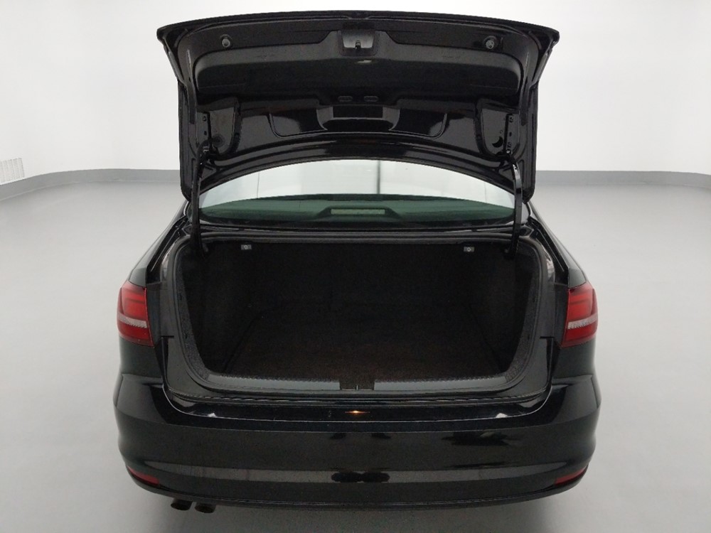 2016 Volkswagen Jetta - Trunk