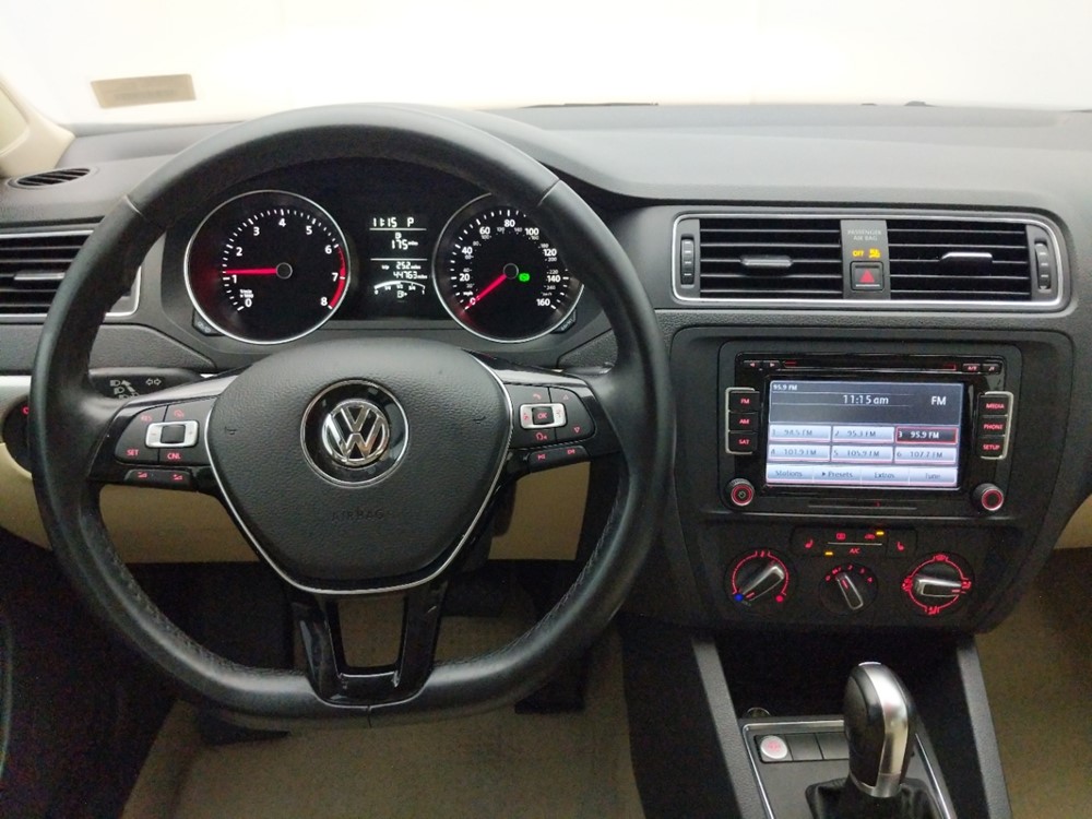 2015 Volkswagen Jetta - Driver Dash