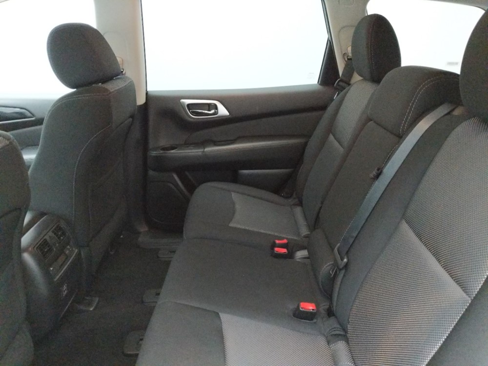 2018 Nissan Pathfinder - Driver Rear Seat
