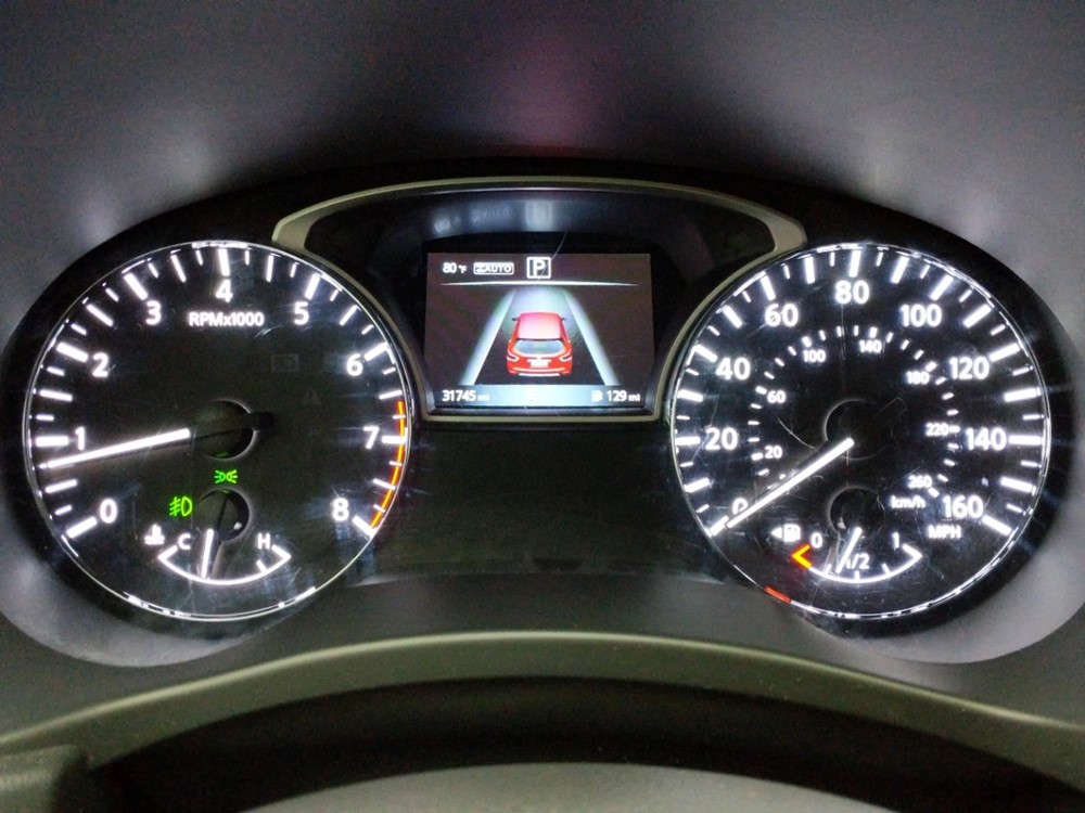 2018 Nissan Pathfinder - Odometer Close Up