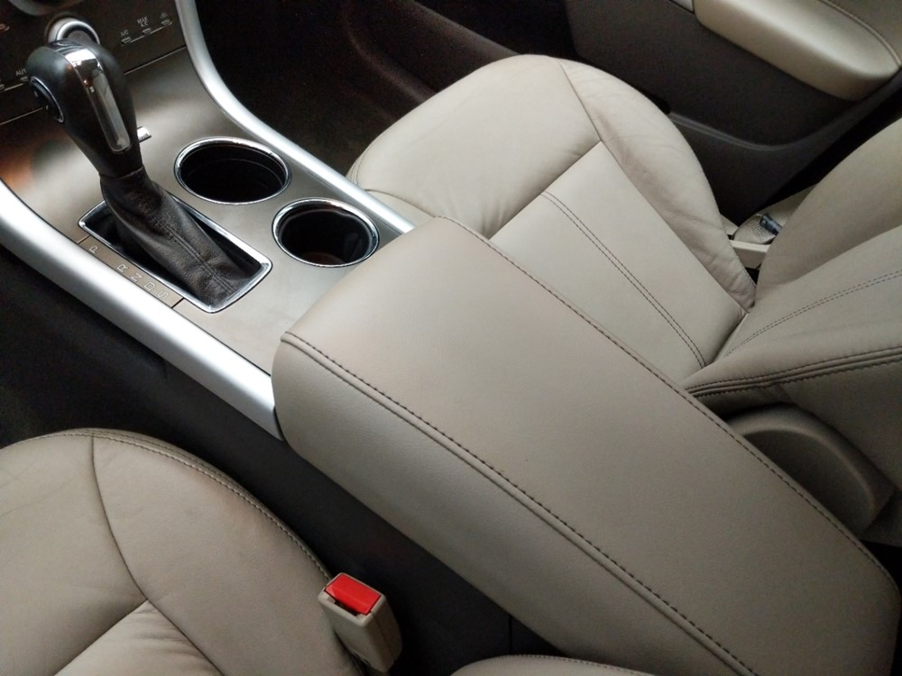 2013 Ford Edge - Center Console/Cup Holders