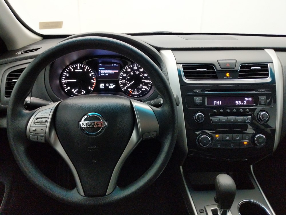 2015 Nissan Altima - Driver Dash