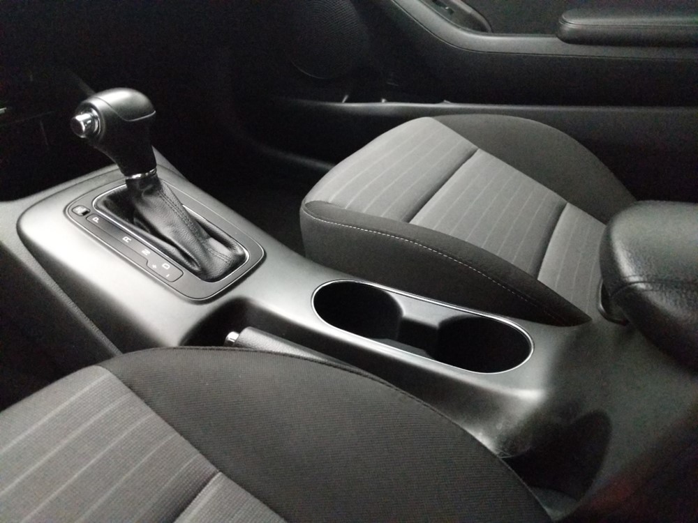 2014 Kia Forte - Center Console/Cup Holders