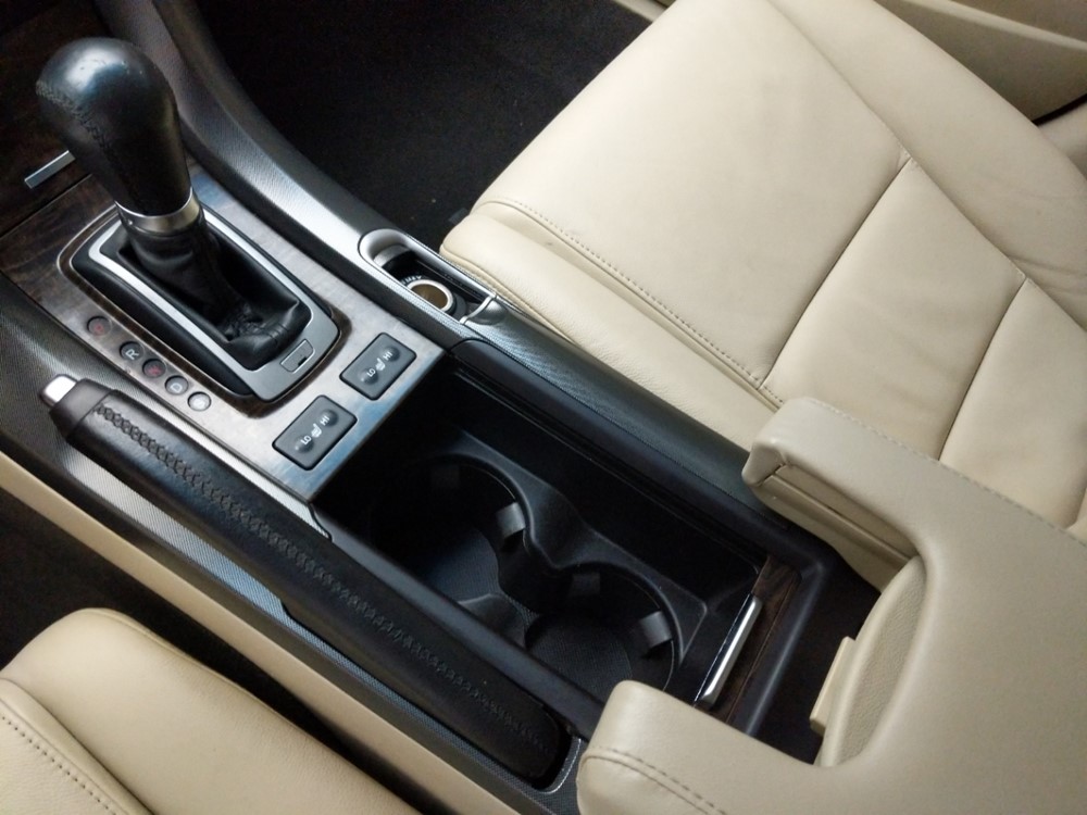 2012 Acura TL - Center Console/Cup Holders