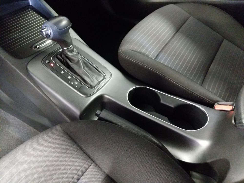 2016 Kia Forte - Center Console/Cup Holders