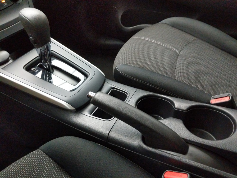 2016 Nissan Sentra - Center Console/Cup Holders