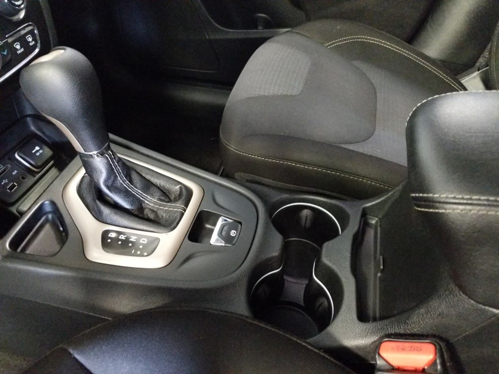 2015 Jeep Cherokee - Center Console/Cup Holders